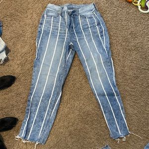 AE jeans size 0 cropped to fit my height I’m 5’2ish